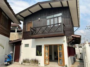 Cozy villa in Chiangmai old town